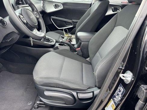 Used 2024 Kia Soul LX w/ Option Group 015 FWD image 14