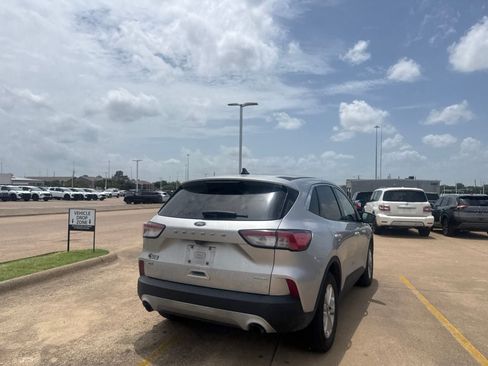 Used 2020 Ford Escape SE FWD image 19