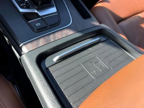 Used 2020 Audi Q5 e Prestige image 50