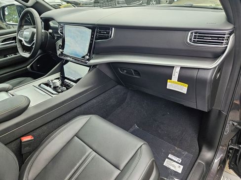 New 2026 Jeep Grand Wagoneer L Limited AWD/4WD image 18