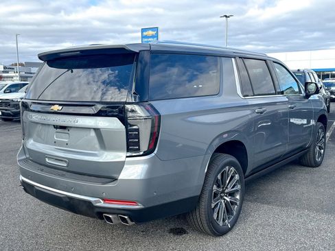 New 2026 Chevrolet Suburban High Country image 9