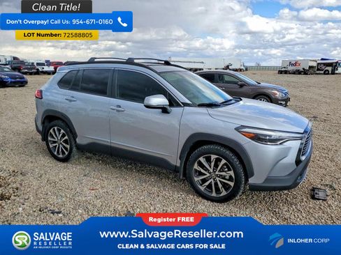 Used 2022 Toyota Corolla Cross XLE w/ Convenience Package image 5