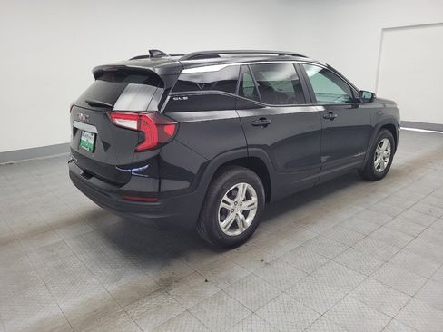 Used 2024 GMC Terrain SLE w/ Driver Convenience Package FWD image 9
