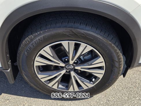 Used 2023 Nissan Rogue SV image 20