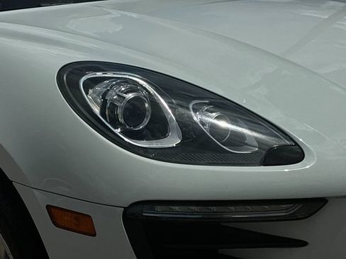 Used 2018 Porsche Macan AWD/4WD image 30