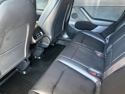 Used 2024 Tesla Model Y Performance AWD/4WD image 13