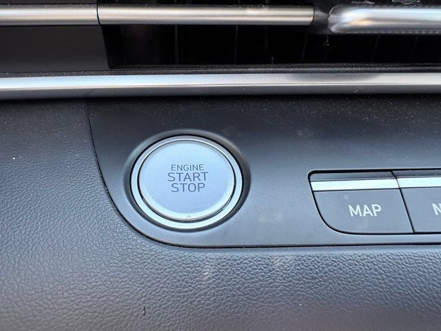 Used 2023 Hyundai Elantra SEL w/ Convenience Package FWD image 17
