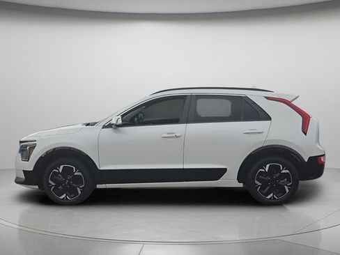 Used 2023 Kia Niro Wind FWD image 3