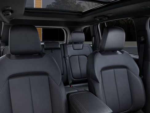 New 2025 Jeep Grand Cherokee Limited w/ Luxury Tech Group II AWD/4WD image 26