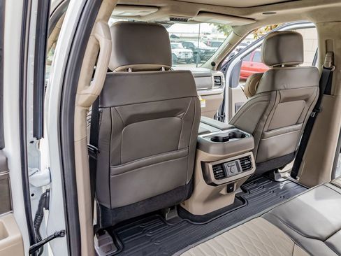 Used 2026 Ford F450 Platinum w/ Platinum Plus Package image 34