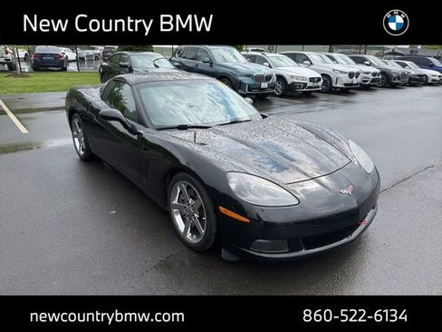 Used 2008 Chevrolet Corvette Coupe w/ Z51 Performance Package RWD image 3