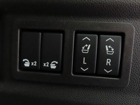 Used 2026 GMC Yukon Elevation AWD/4WD image 40
