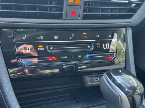 New 2025 Volkswagen Jetta SE image 30