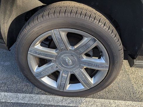 Used 2019 Cadillac Escalade Premium Luxury image 14