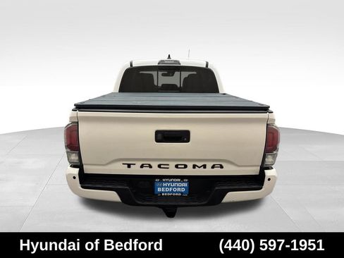 Used 2020 Toyota Tacoma TRD Sport w/ TRD Premium Sport Package AWD/4WD image 6