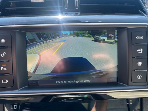 Used 2018 Jaguar F-PACE Prestige AWD/4WD image 34