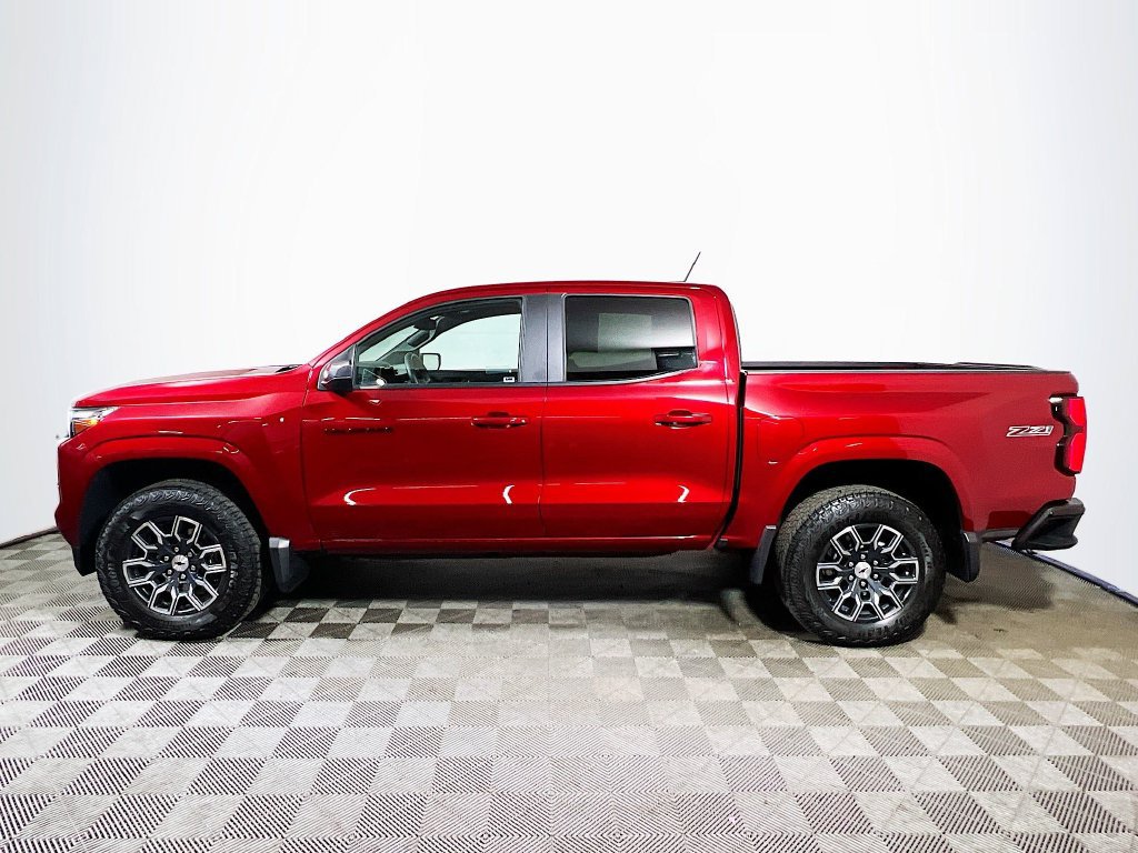 Used 2025 Chevrolet Colorado Z71 AWD/4WD image 4