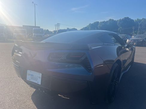 Used 2019 Chevrolet Corvette Stingray Coupe w/ 1LT RWD image 9