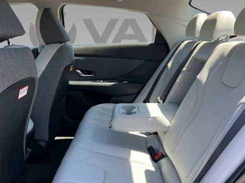 New 2025 Hyundai Elantra Limited image 14