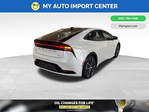 Used 2024 Toyota Prius XLE image 7