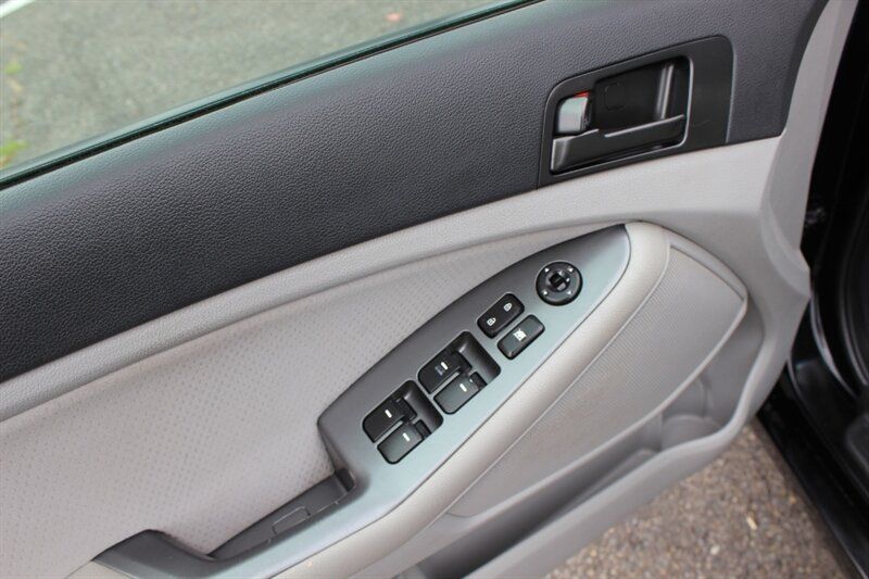 Used 2013 Kia Optima LX FWD image 11