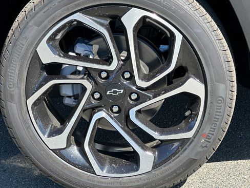 New 2026 Chevrolet Trax RS w/ Driver Confidence Package image 32