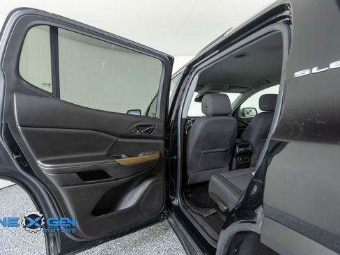 Used 2021 GMC Acadia SLE w/ Driver Convenience Package AWD/4WD image 24