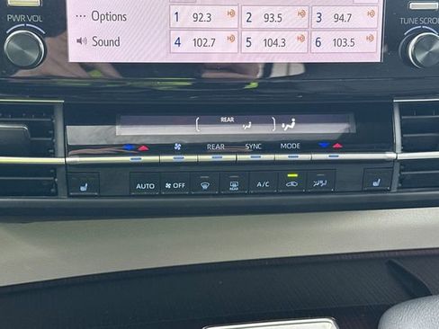 Certified 2023 Toyota Sienna XLE image 25