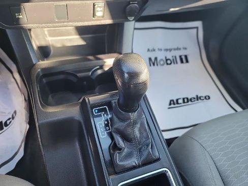 Used 2016 Toyota Tacoma SR image 15