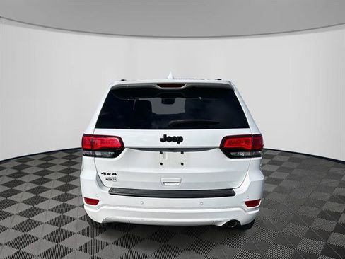 Certified 2022 Jeep Grand Cherokee Laredo X image 6
