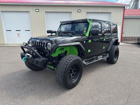 Used 2017 Jeep Wrangler Unlimited Sport w/ Connectivity Group AWD/4WD image 7