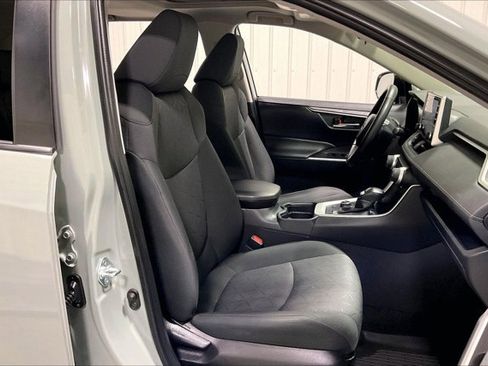 Certified 2021 Toyota RAV4 XLE w/ Convenience Package image 8