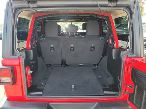 Used 2019 Jeep Wrangler Unlimited Sport S AWD/4WD image 17