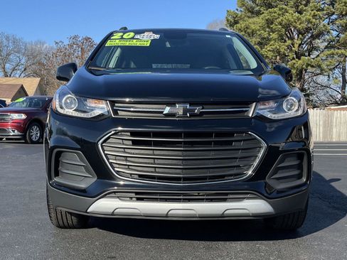 Used 2020 Chevrolet Trax LT w/ LT Convenience Package image 19