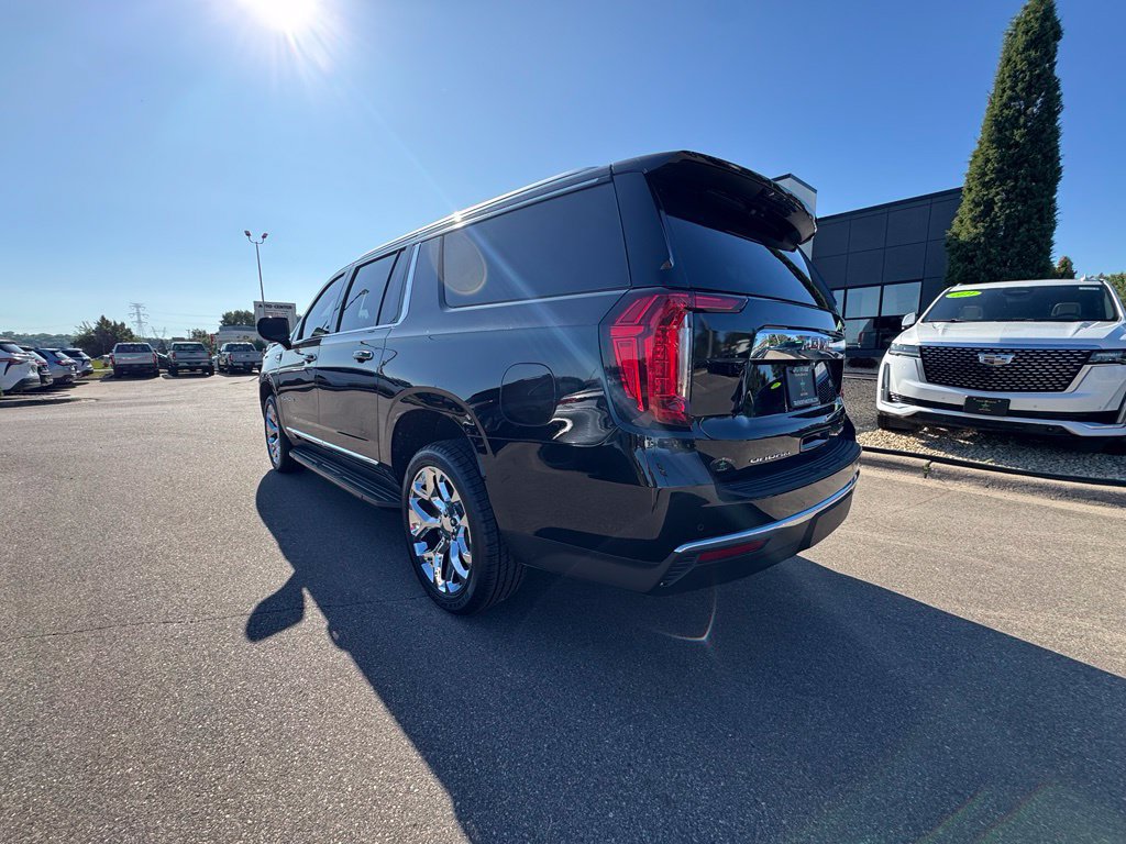 Used 2024 GMC Yukon XL SLT AWD/4WD image 6