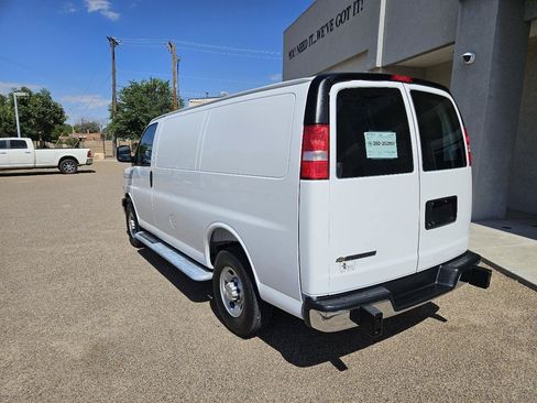 Used 2025 Chevrolet Express 2500 w/ Driver Convenience Package RWD image 3