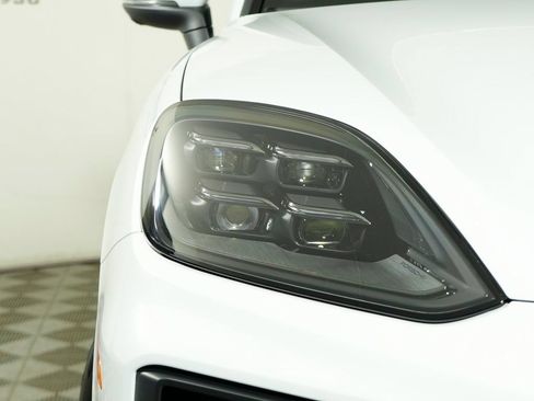 Used 2026 Porsche Cayenne S AWD/4WD image 11