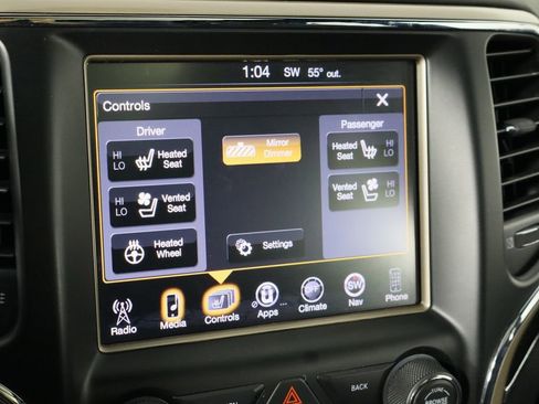 Used 2014 Jeep Grand Cherokee Overland image 32