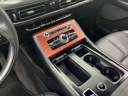 Certified 2023 Lincoln Aviator Reserve w/ Equipment Group 201A image 17