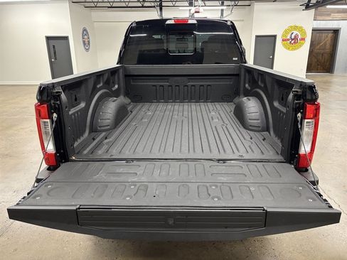 Used 2017 Ford F250 Lariat w/ Chrome Package AWD/4WD image 14