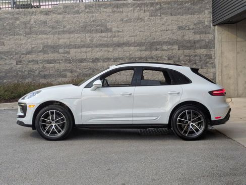 Used 2026 Porsche Macan AWD/4WD image 2
