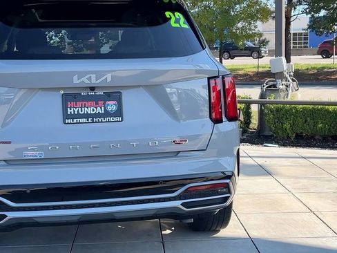 Used 2022 Kia Sorento SX image 16