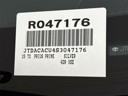 Certified 2025 Toyota Prius Plug-In Hybrid FWD image 43