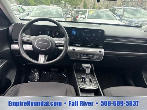 Used 2024 Hyundai Kona SEL AWD/4WD image 12