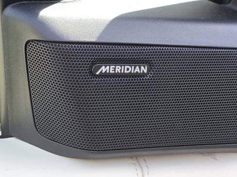 New 2025 Land Rover Range Rover SE image 9