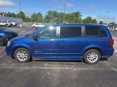 Used 2013 Dodge Grand Caravan SXT FWD image 4