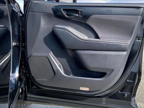 Certified 2024 Toyota Highlander LE image 22