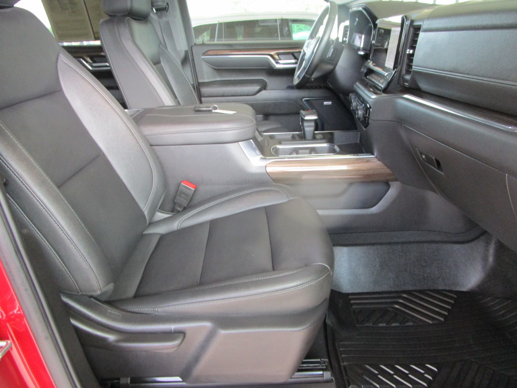 Used 2025 Chevrolet Silverado 1500 LT Trail Boss w/ Convenience Package II AWD/4WD image 29