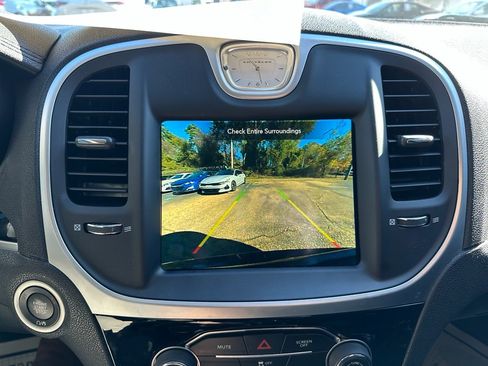 Used 2023 Chrysler 300 Touring w/ Sport Appearance Package image 13