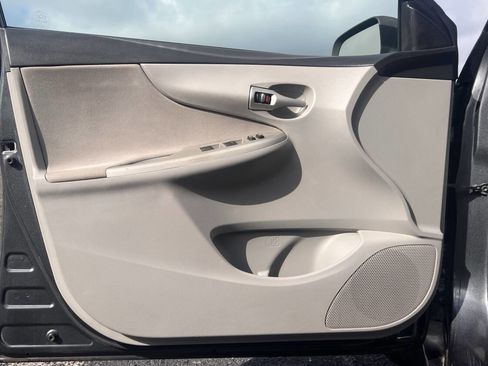 Used 2013 Toyota Corolla LE Special Edition image 12